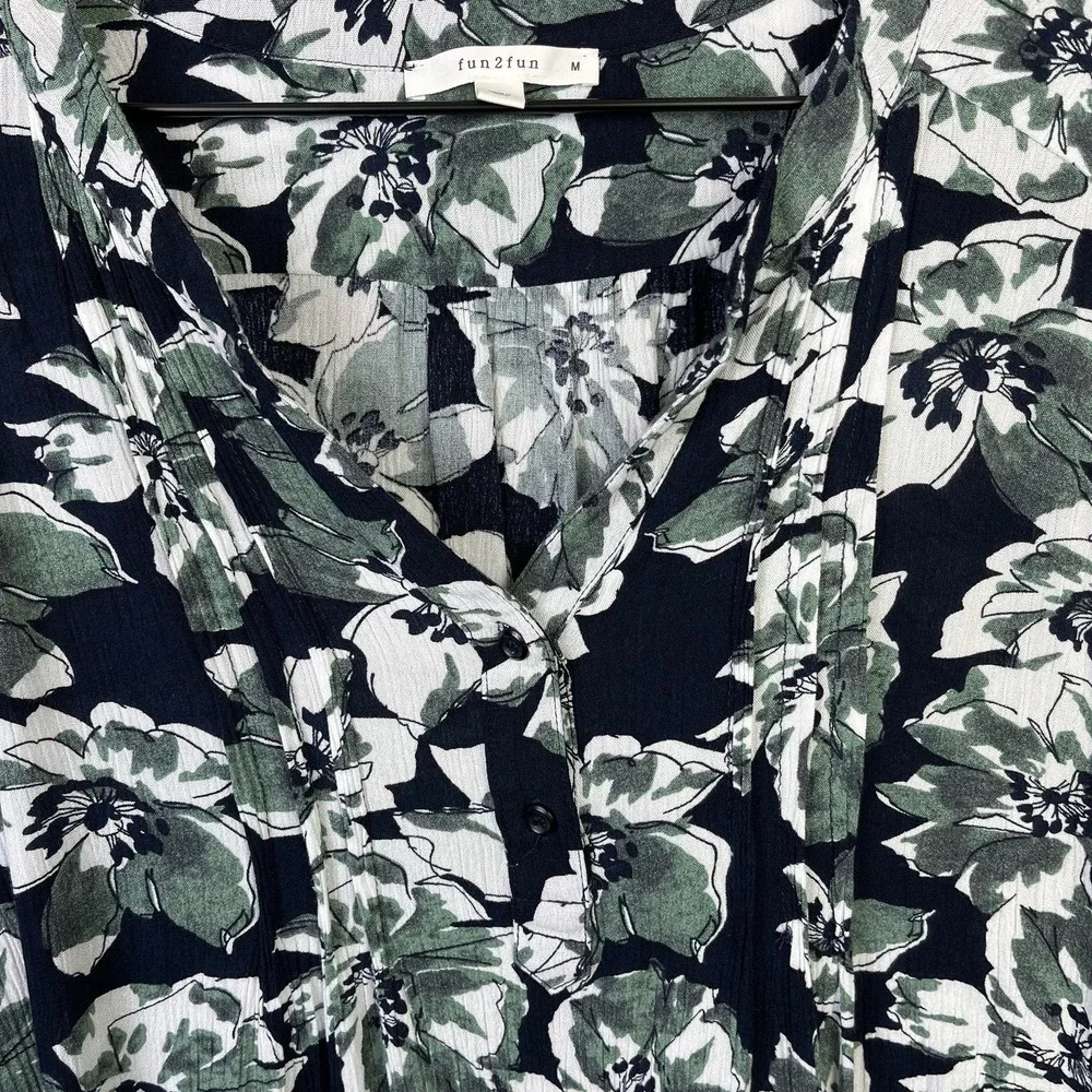 Fun2Fun Womens Medium Floral Top Lightweight Summer Pullover Airy Blouse - Picture 7 of 7